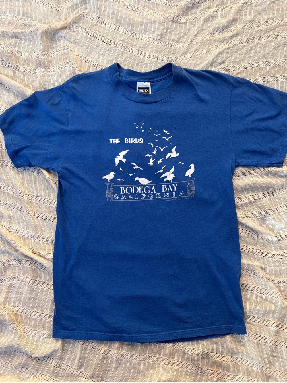 Vintage 90s Bodega Bay California The Birds Graphic T Shirt Tultex L